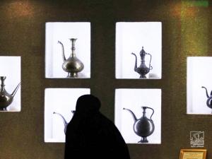 بازدید دانش آموزان مدرسه هنر و رسانه تزکیه از موزه آستان قدس رضوی