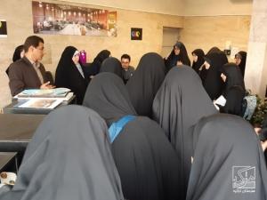 اردو بازدیدی هنرجویان مدرسه هنر و رسانه تزکیه از یکی از بزرگ ترین و مجهزترین چاپ خانه های تهران