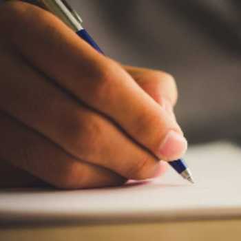 نوشتن یکی از موضوعات انشا