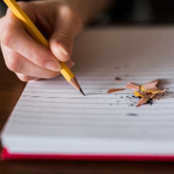 پاسخ دادن به پرسشنامۀ استعداد نویسندگی